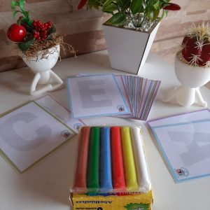 Alfabeto com massinhas: letra bastão