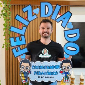 Bambolê para foto dia do coordenador pedagógico