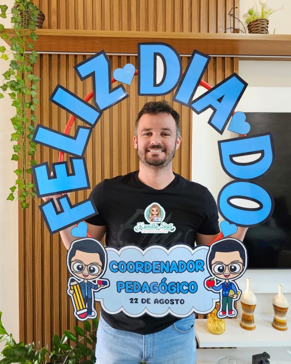 Bambolê para foto dia do coordenador pedagógico