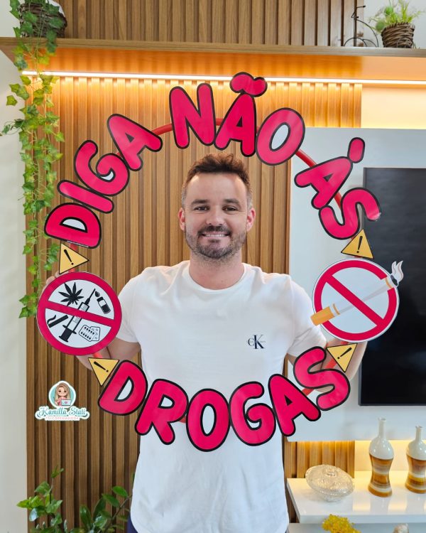Bambolê para foto: não às drogas