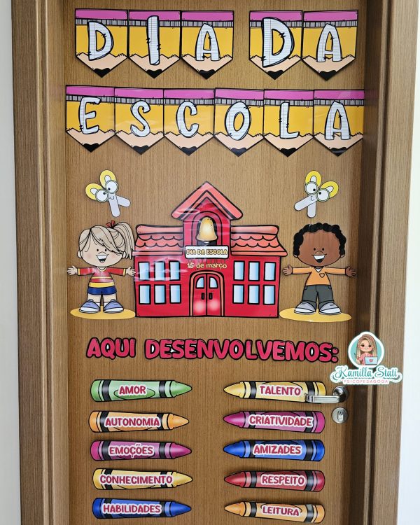 Decoração de porta: dia da escola