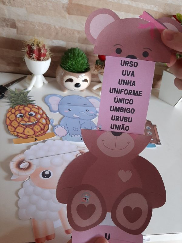 Lendo e aprendendo: Vogais A E I O U - Imagem 3