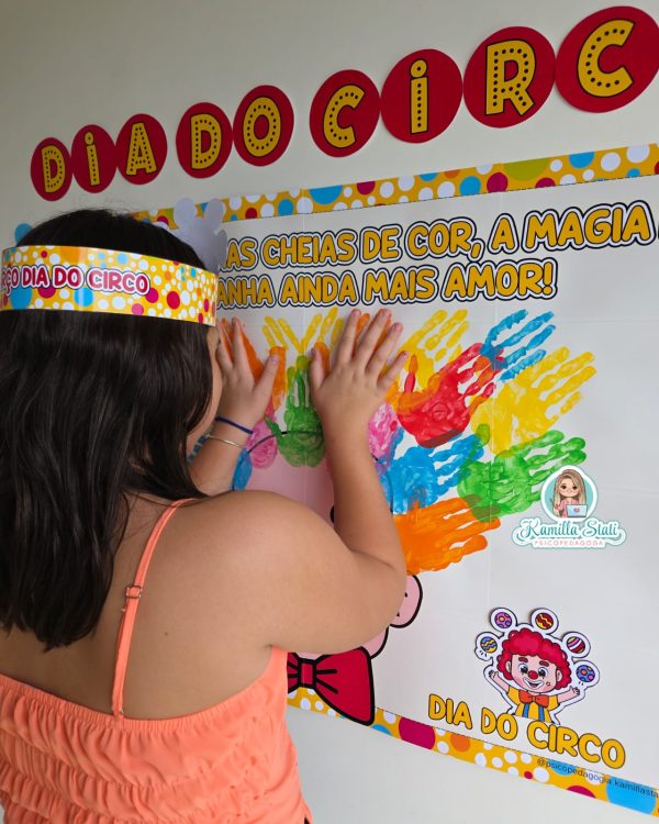 Mural das mãozinhas dia do circo - Imagem 8