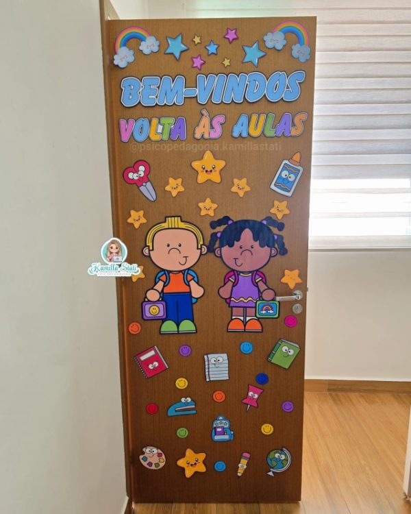 Decoração de porta volta às aulas arco-íris