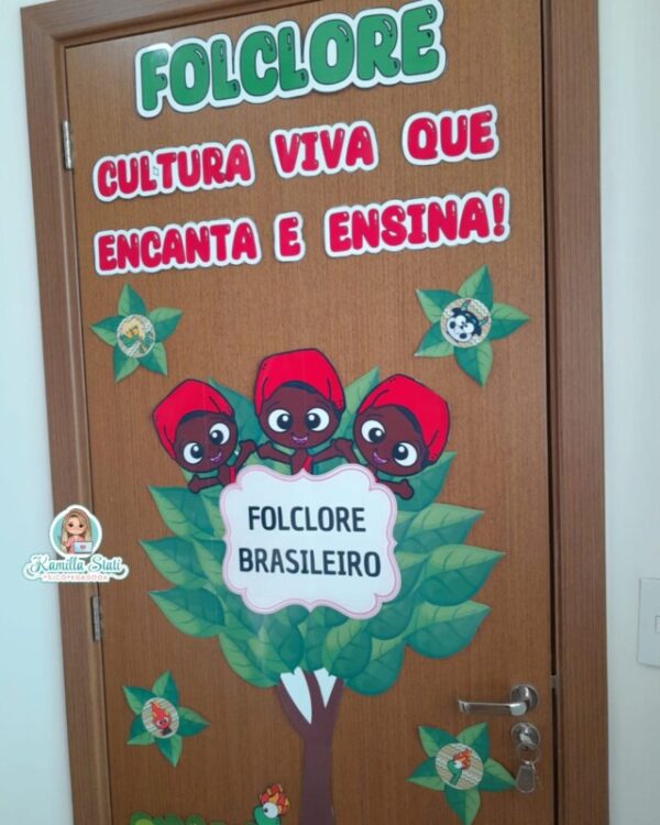 Decoração de porta folclore árvore - Imagem 3